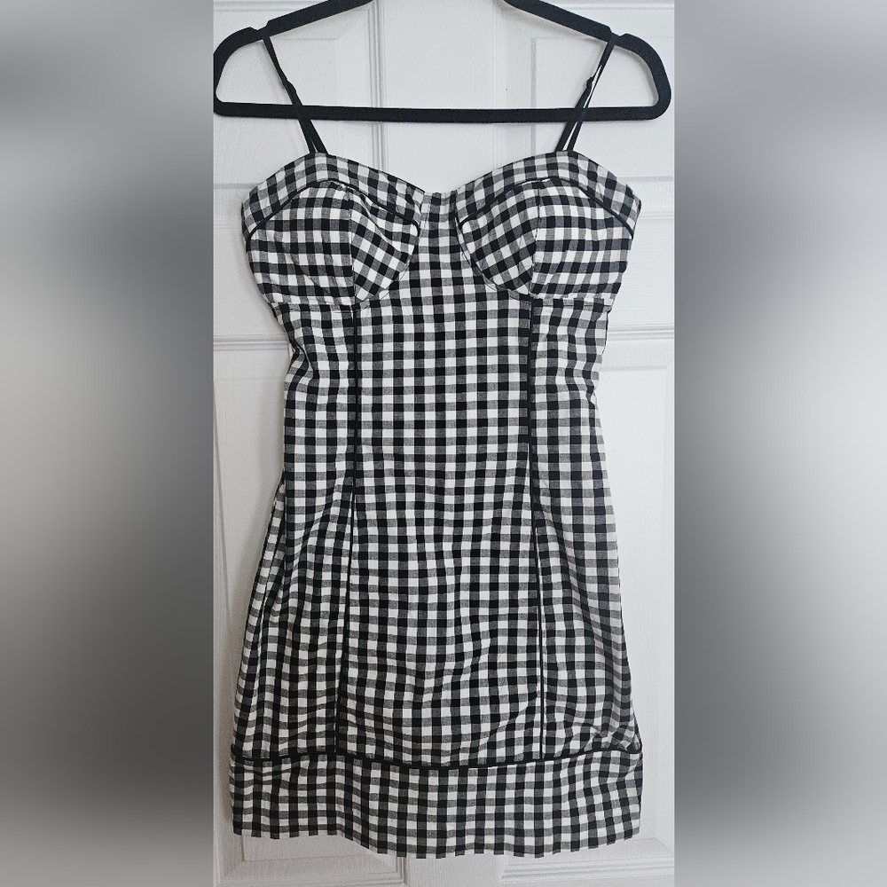 Guess Monochrome Checkered Dress. Size M. Like New. 100% Cotton.